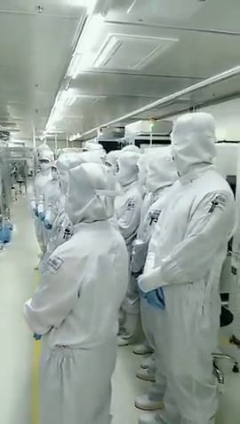 无尘车间里的生活剪影